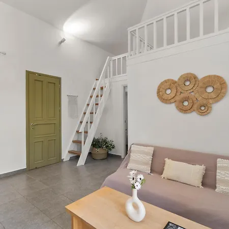 Lausandros * Andros Town